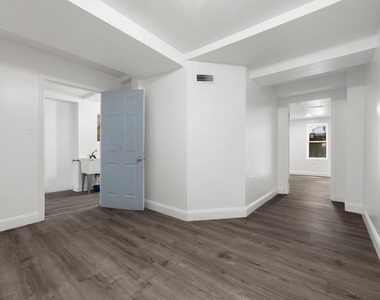 2237 S Oakley Avenue - Photo Thumbnail 14