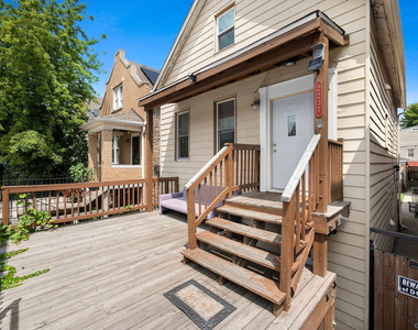 2237 S Oakley Avenue - Photo Thumbnail 7