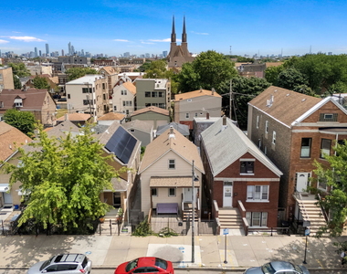 2237 S Oakley Avenue - Photo Thumbnail 5