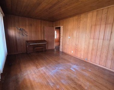 1207 W Main Street - Photo Thumbnail 5