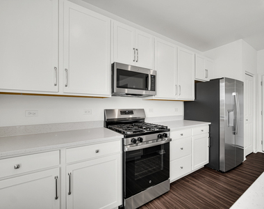 349 Danforth Drive - Photo Thumbnail 6