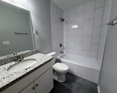 311 S Lodge Lane - Photo Thumbnail 4