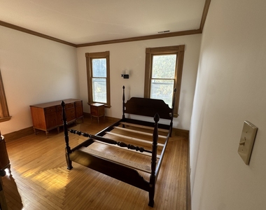 502 E Washington Street - Photo Thumbnail 9