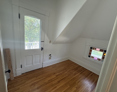 502 E Washington Street - Photo Thumbnail 13