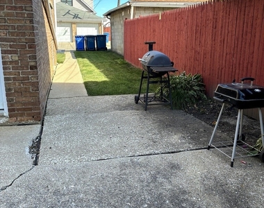 2312 Division Street - Photo Thumbnail 13