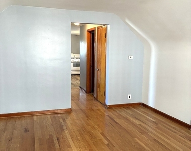 2312 Division Street - Photo Thumbnail 3