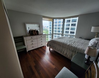 195 N Harbor Drive - Photo Thumbnail 6