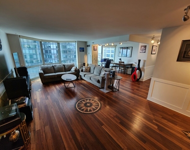195 N Harbor Drive - Photo Thumbnail 2