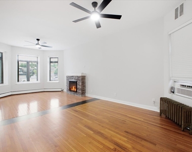 2438 W Chicago Avenue - Photo Thumbnail 1