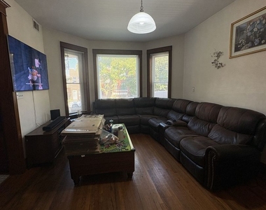 3341 W Evergreen Avenue - Photo Thumbnail 5