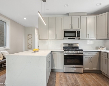 4824 S Champlain Avenue - Photo Thumbnail 9