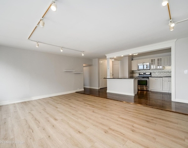 2800 N Lake Shore Drive - Photo Thumbnail 10
