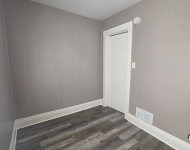 309 E 120th Place - Photo Thumbnail 8