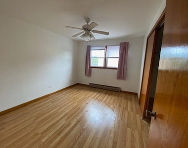 7816 W 79 Place - Photo Thumbnail 5