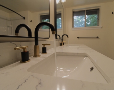 956 Deerfield Road - Photo Thumbnail 21