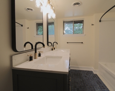 956 Deerfield Road - Photo Thumbnail 20