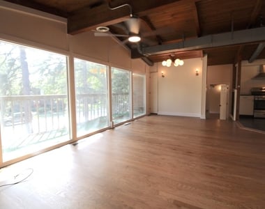 956 Deerfield Road - Photo Thumbnail 3
