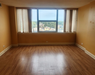 7234 W North Avenue - Photo Thumbnail 3