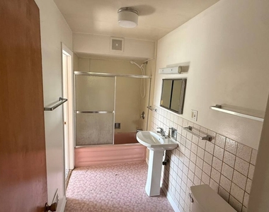 1014 Edwards Street - Photo Thumbnail 6