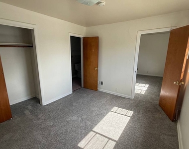 1014 Edwards Street - Photo Thumbnail 7
