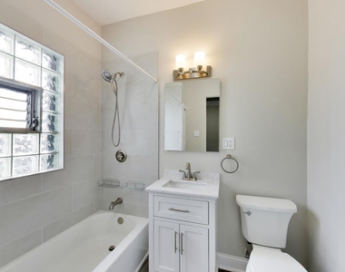 2611 Eastwood Avenue - Photo Thumbnail 14