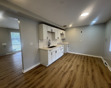 14700 Avalon Avenue - Photo Thumbnail 6
