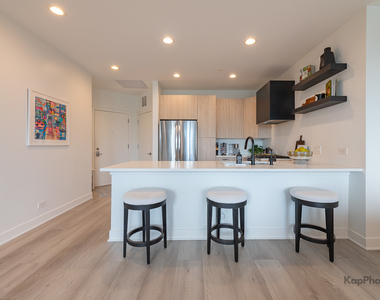 859 W Erie Street - Photo Thumbnail 6