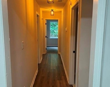 3191 Woodbridge Court - Photo Thumbnail 10