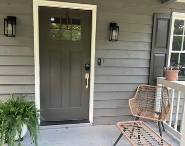 3191 Woodbridge Court - Photo Thumbnail 2