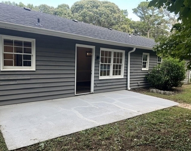 3191 Woodbridge Court - Photo Thumbnail 9