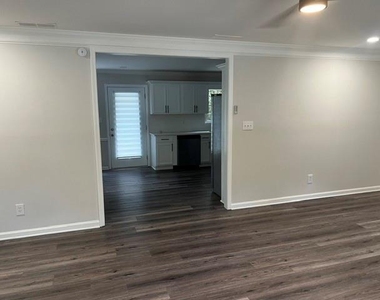 3191 Woodbridge Court - Photo Thumbnail 4