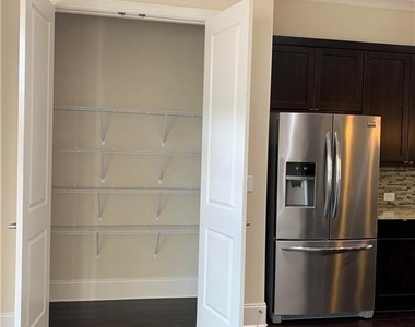 511 Alden Dr - Photo Thumbnail 4