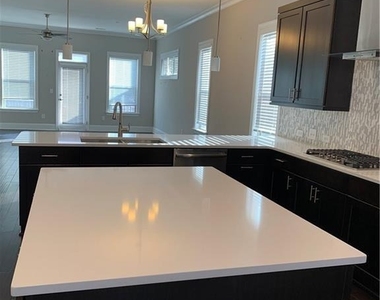 511 Alden Dr - Photo Thumbnail 3