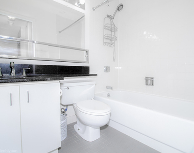 211 E Ohio Street - Photo Thumbnail 11