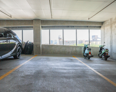 910 W Huron Street - Photo Thumbnail 24