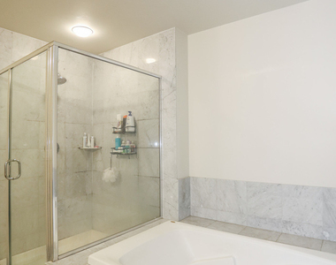 910 W Huron Street - Photo Thumbnail 13