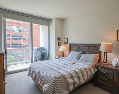 910 W Huron Street - Photo Thumbnail 11