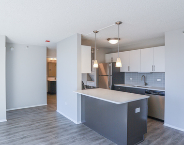 180 N Jefferson Street - Photo Thumbnail 2
