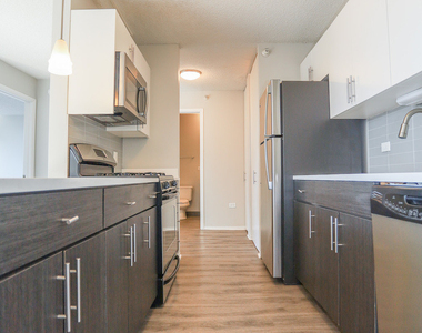 180 N Jefferson Street - Photo Thumbnail 6