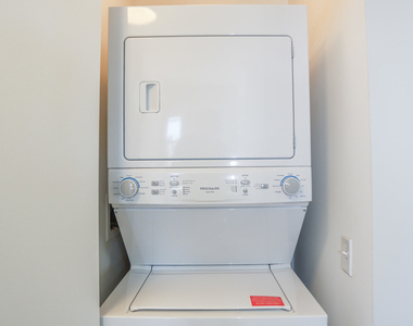 180 N Jefferson Street - Photo Thumbnail 12