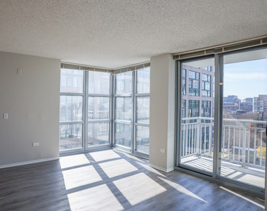 180 N Jefferson Street - Photo Thumbnail 8