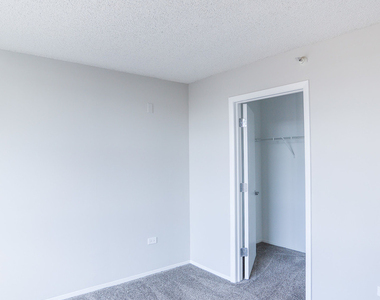 180 N Jefferson Street - Photo Thumbnail 9