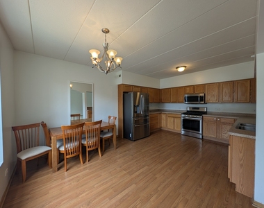 16671 Liberty Circle - Photo Thumbnail 2