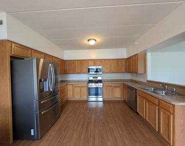 16671 Liberty Circle - Photo Thumbnail 3