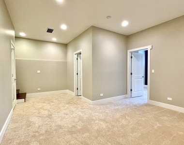 2453 W Irving Park Road - Photo Thumbnail 31