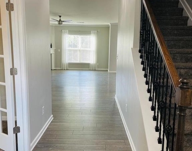 411 Timberleaf Road - Photo Thumbnail 3