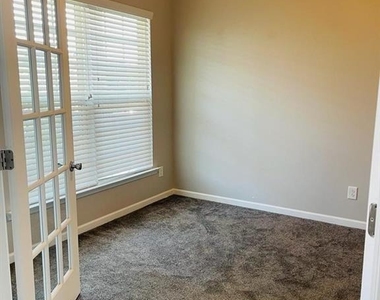 411 Timberleaf Road - Photo Thumbnail 12