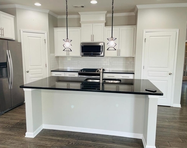 411 Timberleaf Road - Photo Thumbnail 10