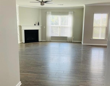 411 Timberleaf Road - Photo Thumbnail 4