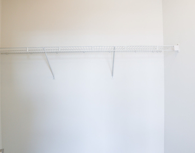 180 N Jefferson Street - Photo Thumbnail 11